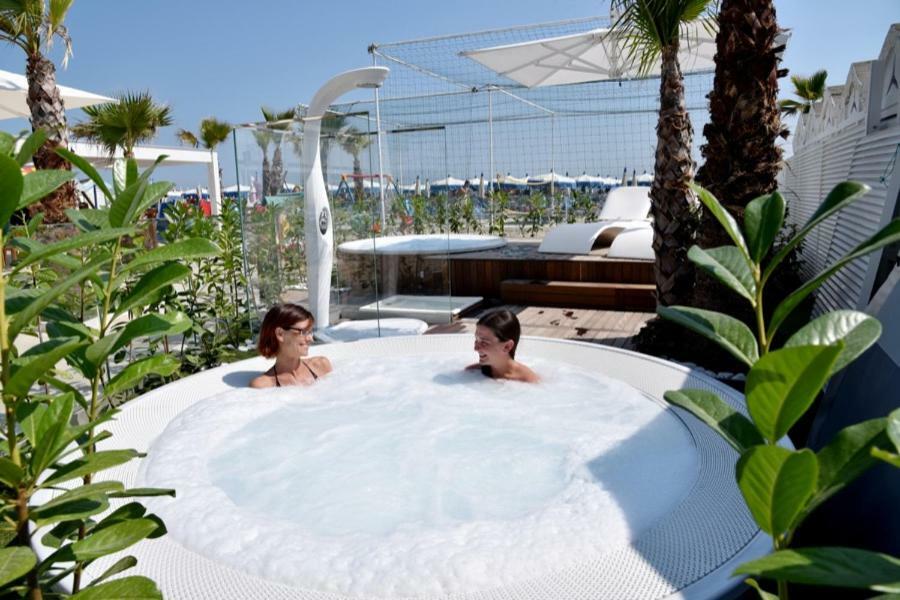 HOTEL LIANE - venite assetati perché questa estate fa caldo PD - zona disco spiagge Riccione Exterior foto